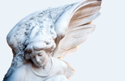 Frammento di scultura antica angelo.